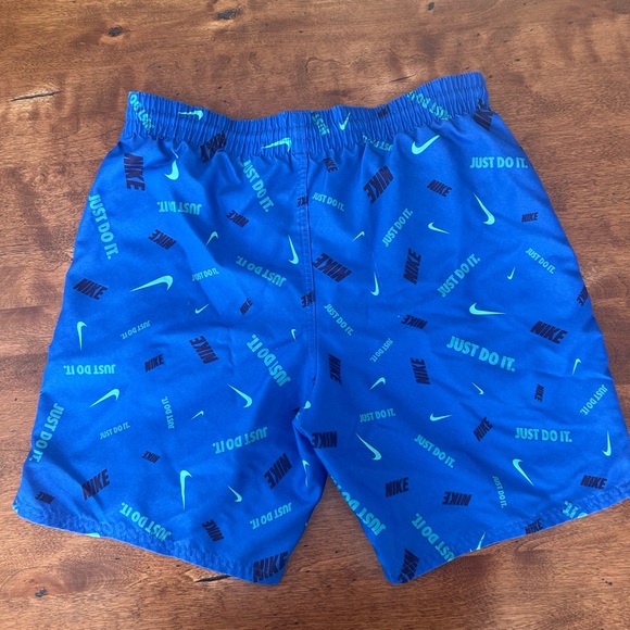 Nike youth swim trunks - Picture 3 of 4